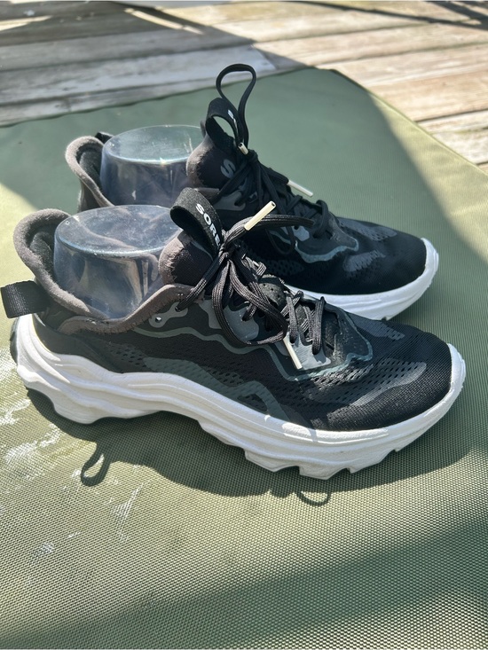 Sorel Shoes - ❌Sold ❌SOREL Kinetic Breakthru Day Lace Sneaker woman’s size 8